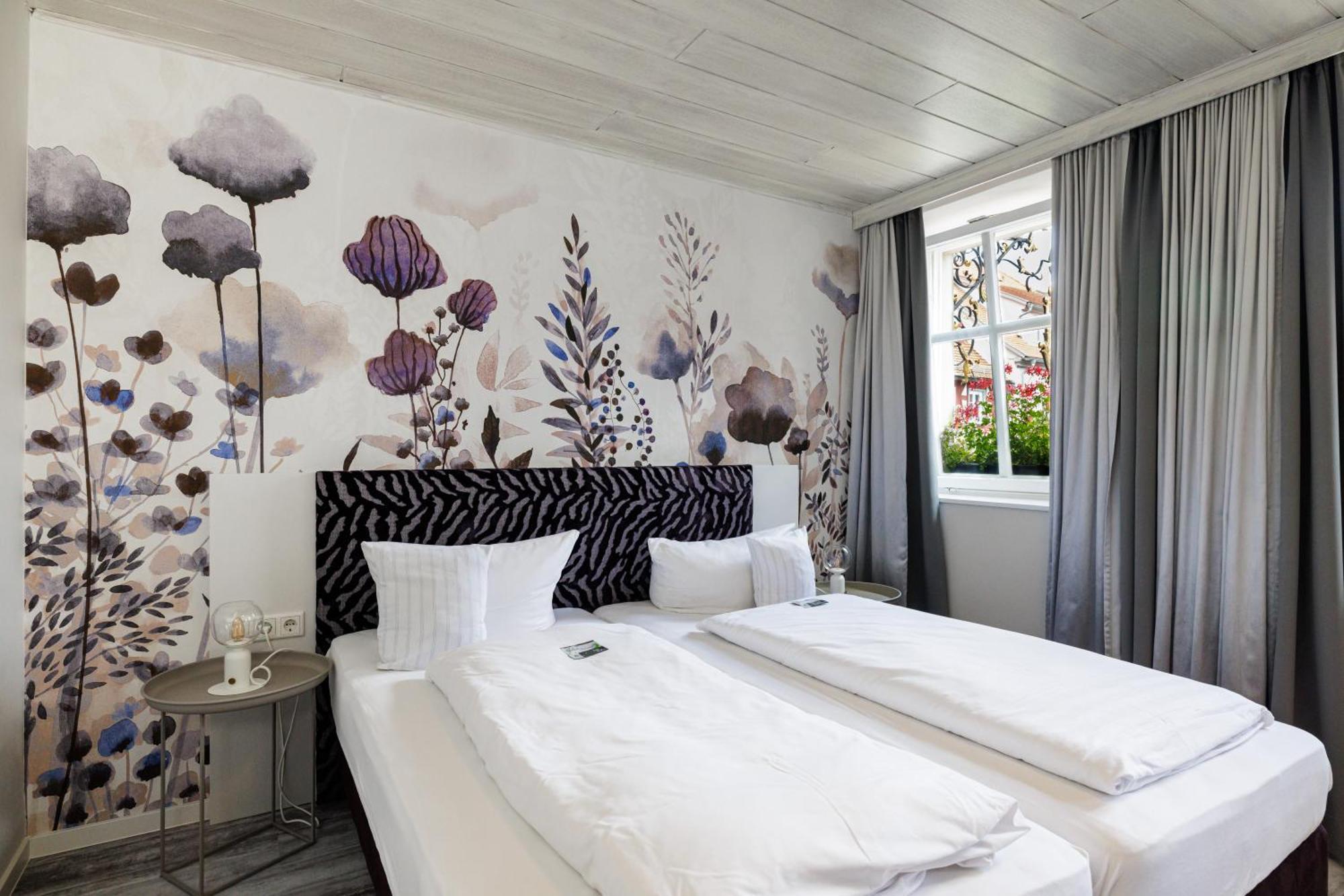 Flair Hotel Zum Storchen Bad Windsheim Exterior photo