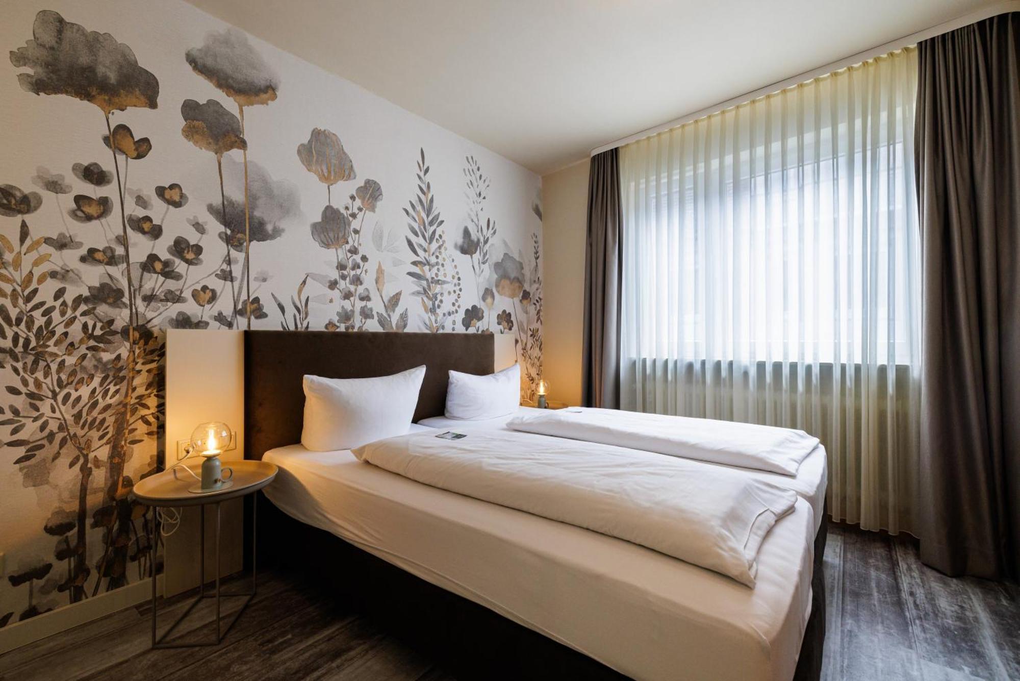 Flair Hotel Zum Storchen Bad Windsheim Exterior photo