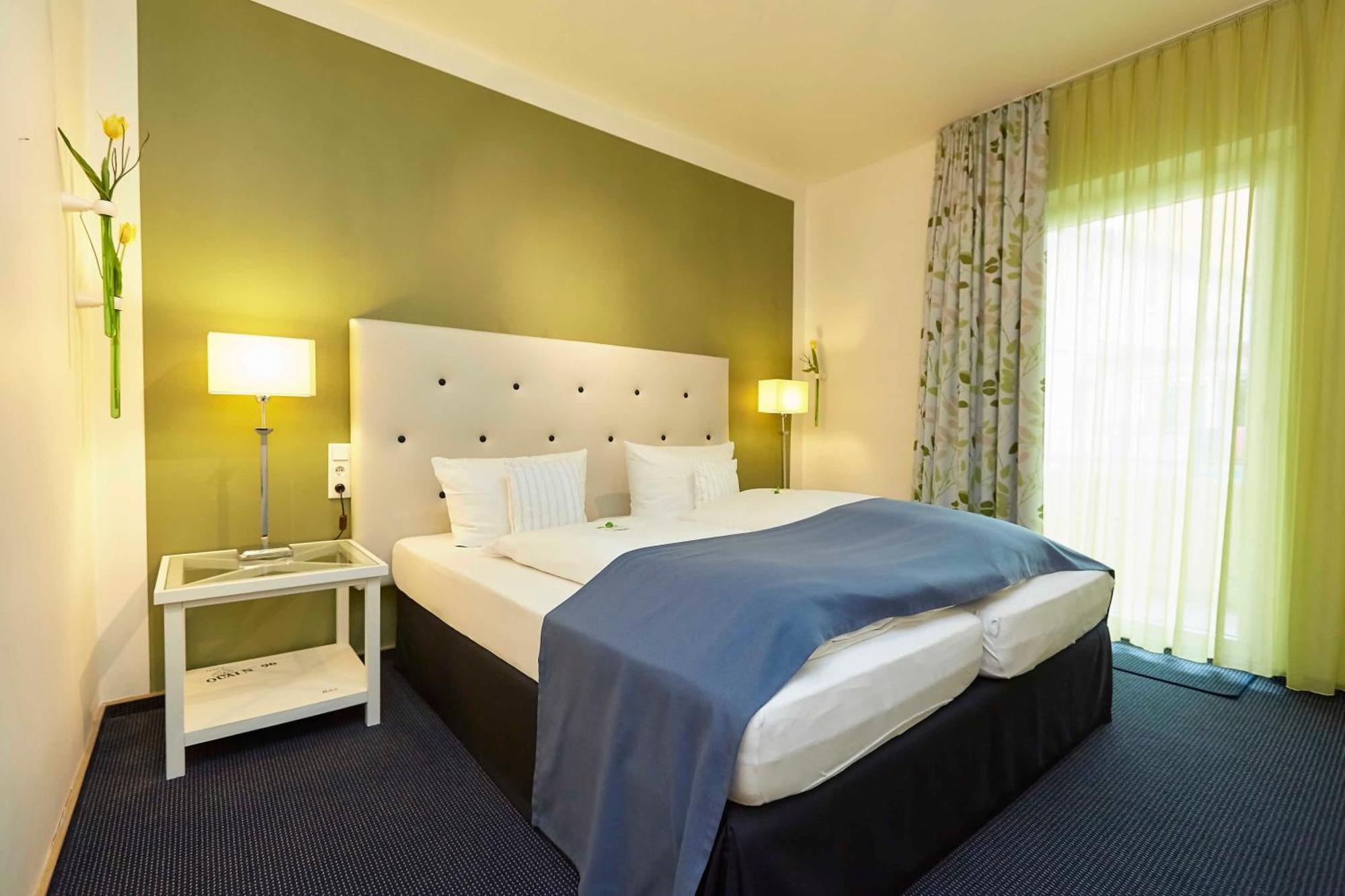 Flair Hotel Zum Storchen Bad Windsheim Exterior photo